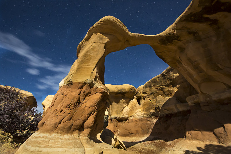 Photo of Metate Arch at Night